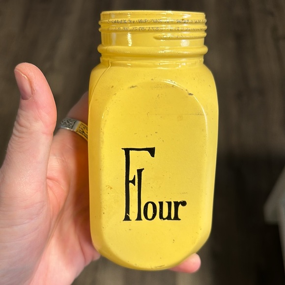 Vintage Hocking Shaker Set Flour Sugar Yellow Fired On Art Deco Range - Picture 12 of 15